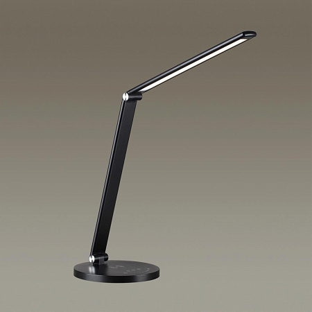 Настольная светодиодная лампа Odeon Light UMA 4387/7TL
