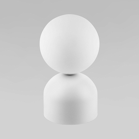 Настольная лампа Eurosvet Miki 16037 белый (a068662) Настольная лампа Eurosvet Miki 16037 белый (a068662)