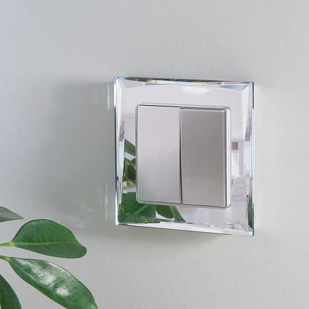 Выключатель двухклавишный проходной Werkel серебряный W1122006