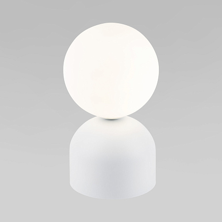 Настольная лампа Eurosvet Miki 16037 белый (a068662) Настольная лампа Eurosvet Miki 16037 белый (a068662)