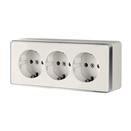 Розетка тройная с заземлением и шторками слоновая кость Werkel Gallant W5073103 4690389163906 a051554