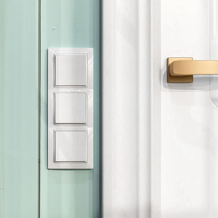 Перекрестный переключатель одноклавишный белый Werkel W1113001 4690389155086 a051117