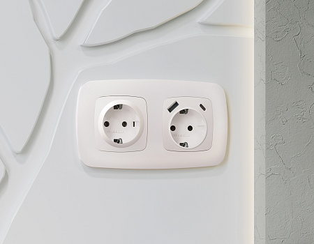 Лицевая панель для электрической розетки с заземлением со шторками 2USB A+C QUANT Ambrella Volt OMEGA OP2100 Лицевая панель для электрической розетки с заземлением со шторками 2USB A+C QUANT Ambrella Volt OMEGA OP2100