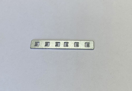 Планка соединительная для встраиваемого магнитного шинопровода Crystal Lux Space CLT 0.223 04 Планка соединительная для встраиваемого магнитного шинопровода Crystal Lux Space CLT 0.223 04