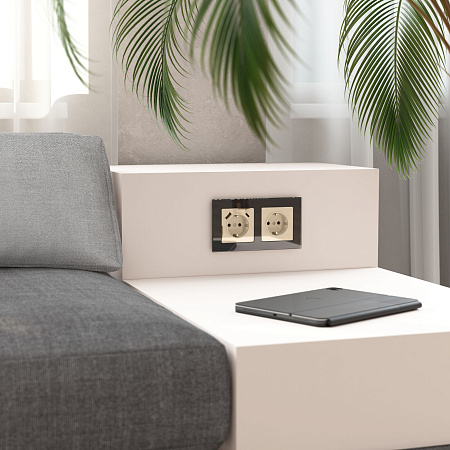 Розетка с заземлением и шторками Werkel айвори W1171143 Розетка с заземлением и шторками Werkel айвори W1171143