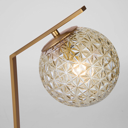 Настольная лампа Eurosvet Shape 01213/1 латунь a056329 Настольная лампа Eurosvet Shape 01213/1 латунь a056329