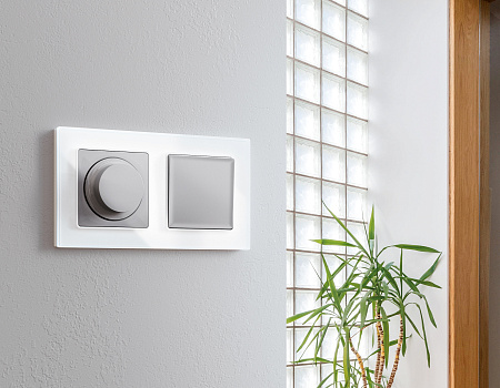 Лицевая панель для 1-клавишных выключателей QUANT Ambrella Volt ALFA AP4010 Лицевая панель для 1-клавишных выключателей QUANT Ambrella Volt ALFA AP4010