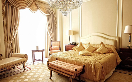Хрустальная люстра Maytoni Palace DIA890-CL-06-G Хрустальная люстра Maytoni Palace DIA890-CL-06-G