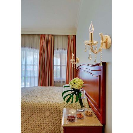 Бра Chiaro Одетта 405010101 Бра Chiaro Одетта 405010101