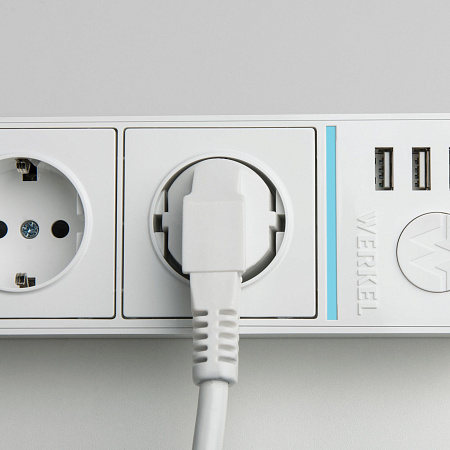 Розеточный блок 4-х местный + 3 USB Werkel WL20-04-03 белый a039974