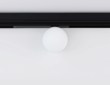 Трековый магнитный диммируемый светодиодный светильник Ambrella light Magnetic 220V GL1371 Трековый магнитный диммируемый светодиодный светильник Ambrella light Magnetic 220V GL1371