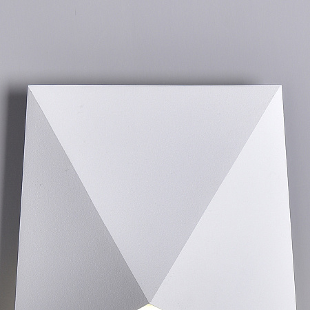 Уличный настенный светодиодный светильник Mantra TRIAX 6526 Уличный настенный светодиодный светильник Mantra TRIAX 6526