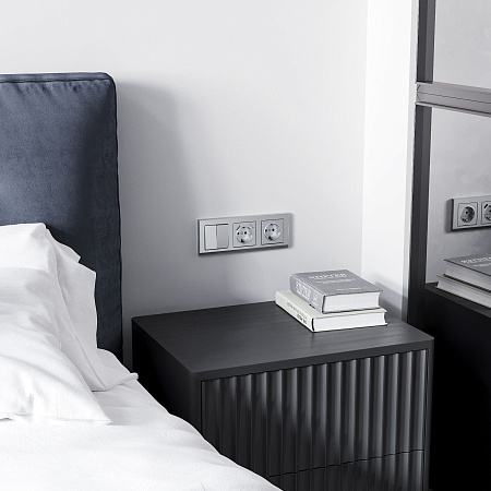 Перекрестный выключатель двухклавишный Werkel серебро W1123065 Перекрестный выключатель двухклавишный Werkel серебро W1123065