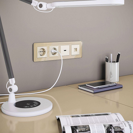 Рамка из стекла на 4 поста Werkel Elite W0042443 a057885 Рамка из стекла на 4 поста Werkel Elite W0042443 a057885