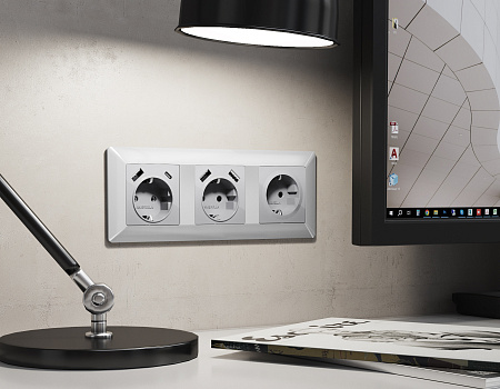 Лицевая панель для электрической розетки с заземлением со шторками 2USB A+C QUANT Ambrella Volt ALFA AP4100 Лицевая панель для электрической розетки с заземлением со шторками 2USB A+C QUANT Ambrella Volt ALFA AP4100