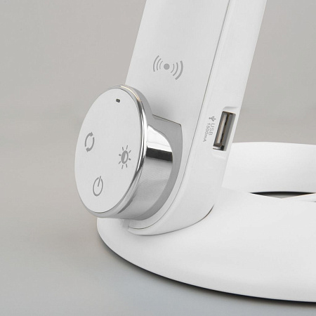 Настольная лампа Eurosvet Action 80428/1 белый a053234