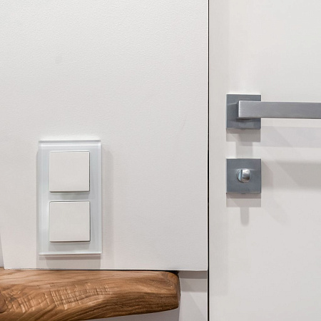 Перекрестный переключатель одноклавишный белый Werkel W1113001 4690389155086 a051117